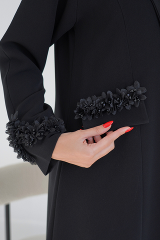 Collared Abaya with Detailed Patch Pockets & Sleeve Accent