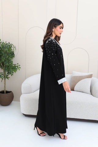 Contrast Collared Abaya with Embroidery Details