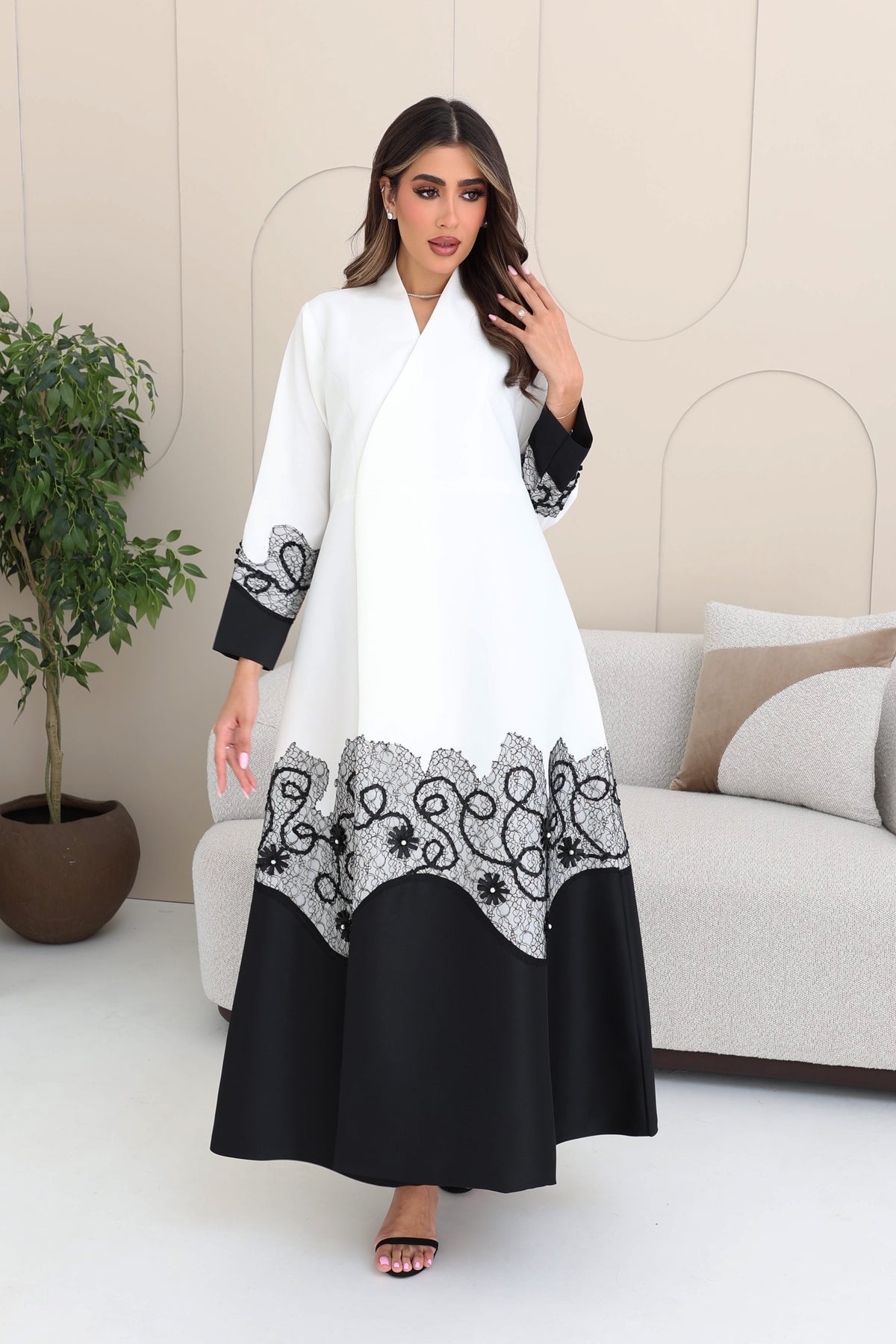 overlapped front embroidered abaya