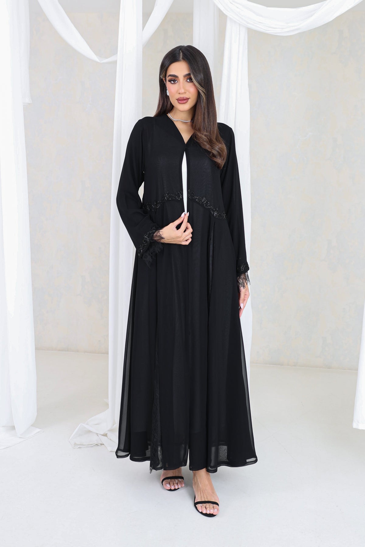 Noir Serenity Lace Abaya